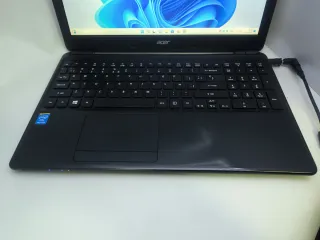 Ordenador portátil Acer Aspire E1