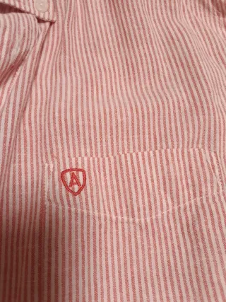 Camisa de rayas rojas Álvaro Moreno