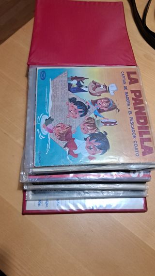 Álbum Vinil Vermell amb 19 Singles 70s