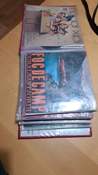 Álbum Vinil Vermell amb 19 Singles 70s
