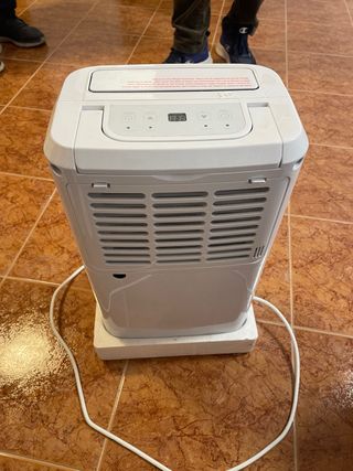 Deshumidificador 10L Leroy Merlin Blanco vale 120€