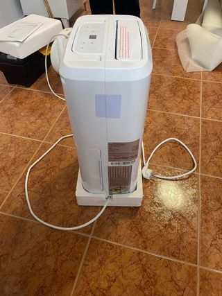 Deshumidificador 10L Leroy Merlin Blanco vale 120€