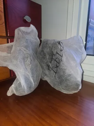 Botas de tacón negras.