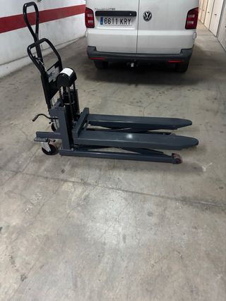 Transpaleta elevadora