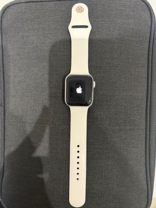 Apple Watch SE Plata con Correa Blanca Cn garantia