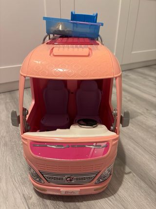 Caravana Barbie con Piscina y Tobogán