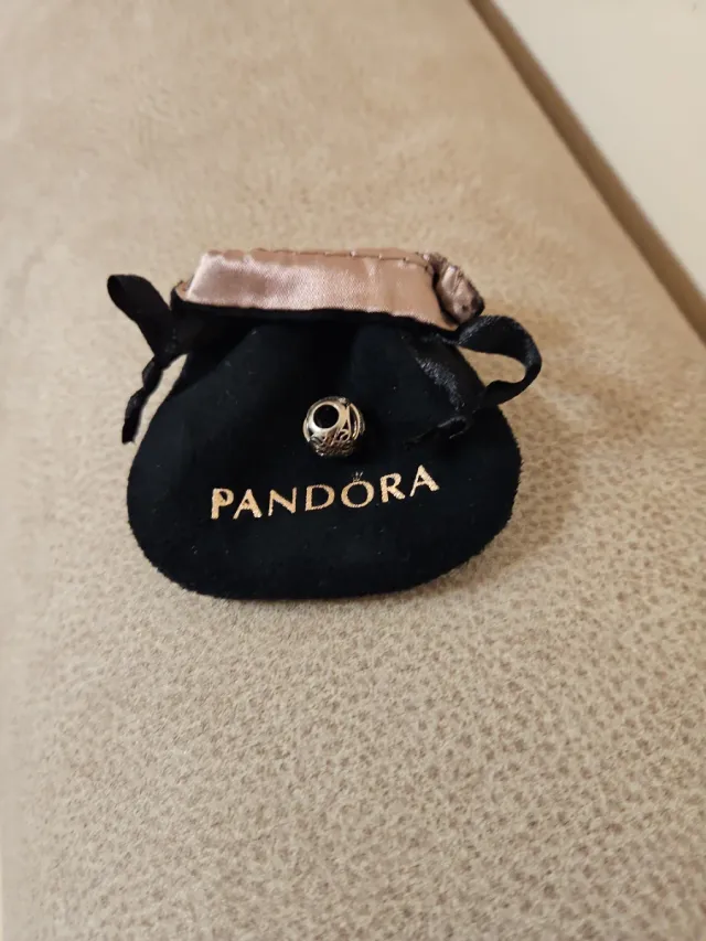 Charm Pandora Plata