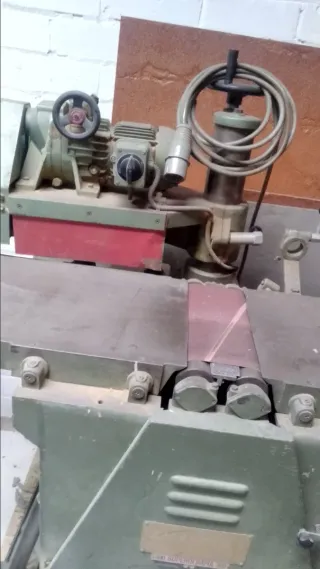 Lijadora banda y regruesadora con alimentador