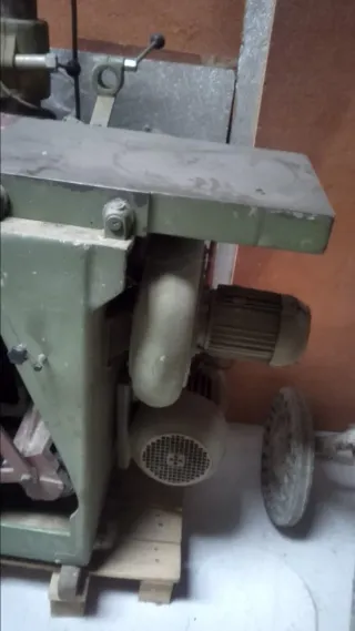 Lijadora banda y regruesadora con alimentador