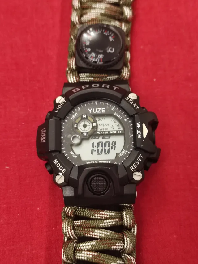 Reloj de Supervivencia con Brújula