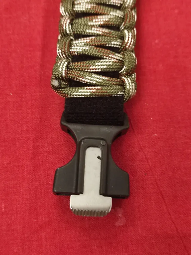 Reloj de Supervivencia con Brújula