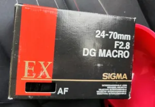 Sigma Zoom 24-70mm f/2.8 EX DG Macro