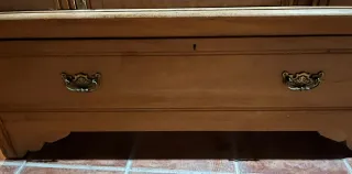 Armario de madera con espejo de Inglatera.