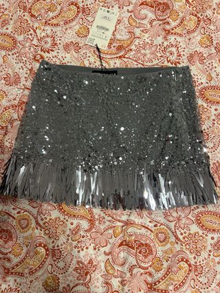 Falda Zara lentejuelas plateadas con flecos Talla