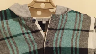 Camisa de niño a cuadros con capucha