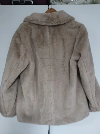 Abrigo pelo invierno beige