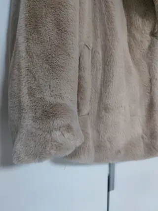 Abrigo pelo invierno beige