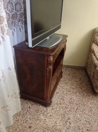 Televisión Sony Bravia Negra y Plateada