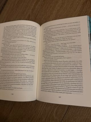 Una corte de niebla y furia. Edición especial: ...