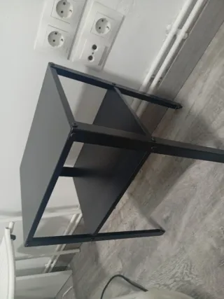 Mesita auxiliar negra metálica