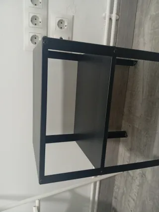 Mesita auxiliar negra metálica