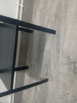 Mesita auxiliar negra metálica