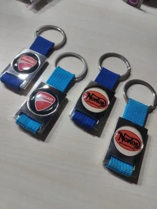 Llaveros Ducati y Norton