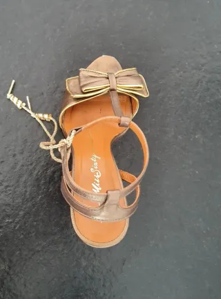 Sandalias Miss Sixty Doradas y Naranja