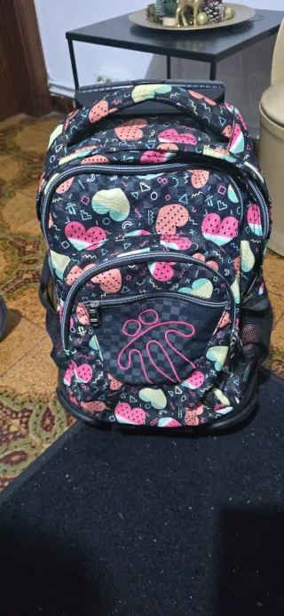 Mochila Totto con ruedas y estampado