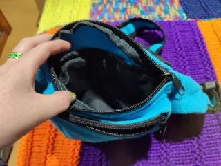 Riñonera Azul con Cremalleras