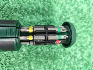 Destornillador carraca Bosch 12 puntas