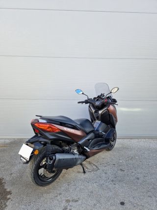 Yamaha XMAX 300