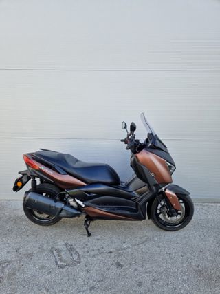 Yamaha XMAX 300