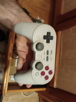 Mando 8BitDo Pro 2 Wired Gamepad