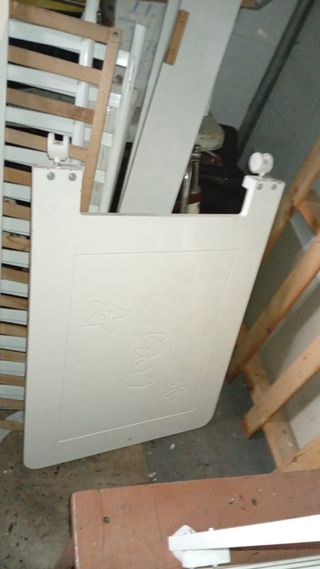 Cuna de bebé blanca