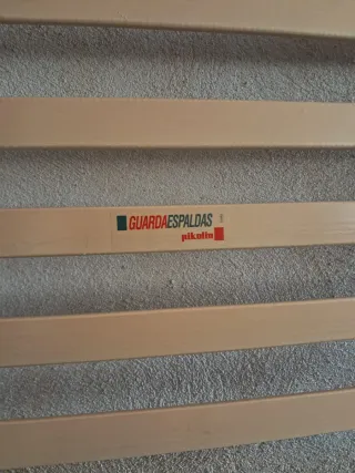 Somier Pikolin 105 con patas. En muy buen estado.