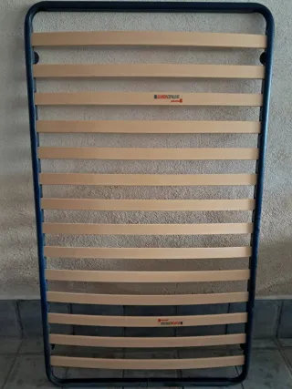 Somier Pikolin 105 con patas. En muy buen estado.