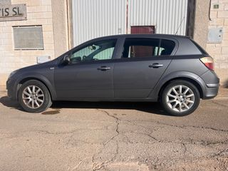 Opel Astra 1.6 105cv