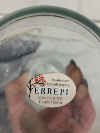 Vaso de vidrio transparente