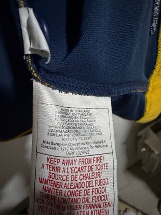 Polo Nike Azul Marino con Detalles Blancos y Amari