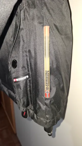 Abrigo Geographical Norway Negro