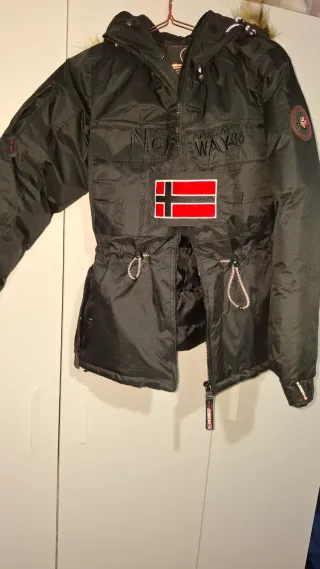 Abrigo Geographical Norway Negro