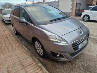 Peugeot 5008 2014