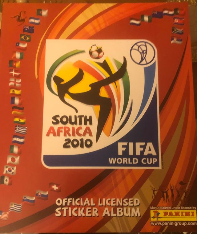 Caja 100 sobres Panini + Albúm Mundial 2010