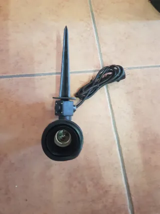 Foco exterior con pica y cable