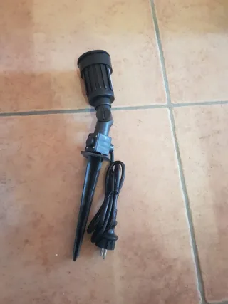 Foco exterior con pica y cable