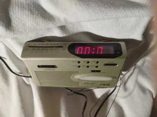 Radio Despertador Oskar Beige/Plata