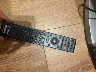 Televisor Sony Bravia con mando