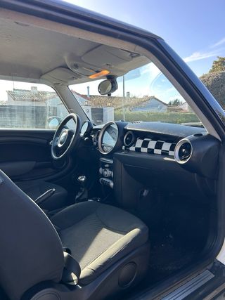 MINI ONE R56 2010