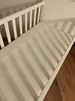 Cuna blanca con barandilla multiposición 120*60cm